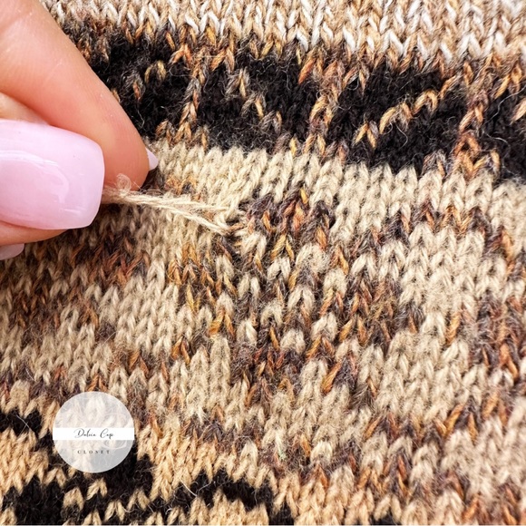 Winter hat and scarf with faux fur - Picture 8 of 11
